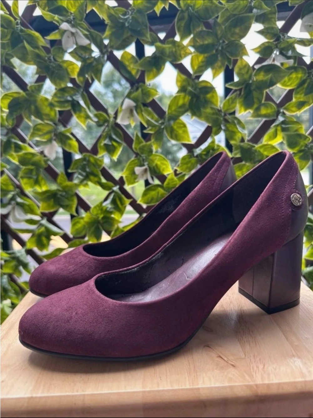 Vtg Tommy Hilfiger Burgundy Suede Block Heel Pumps